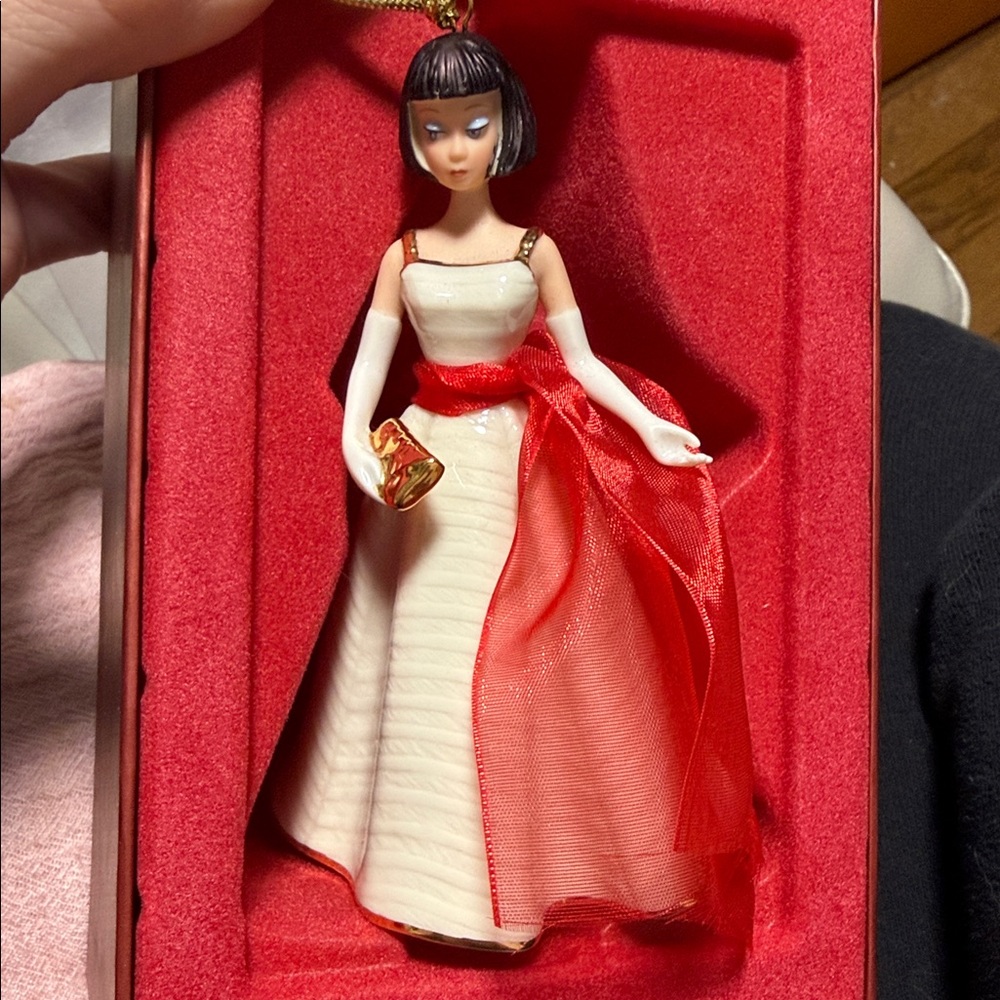 BARBIE BY LENOX-HOLIDAY DANCE 2005